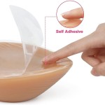 Faux seins  réalistes, forme triangle pour une apparence naturelle