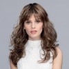 Perruque longue, mèches ondulantes, effet balayage