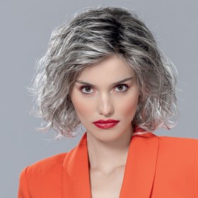 Perruque monofilament, un rêve de féminité 