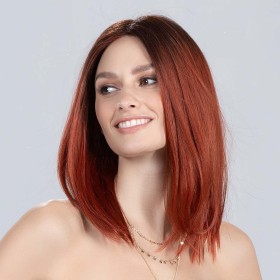 Perruque longue, une coiffure de séduction rousse
