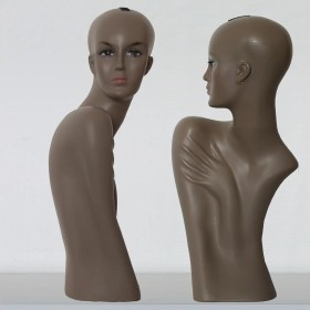 Mannequin réaliste femme d'occasion