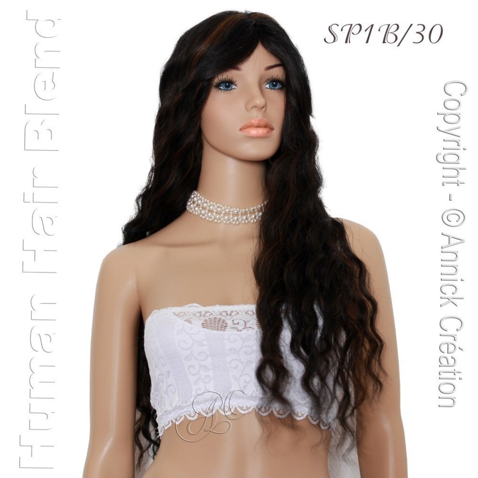 Perruque somptueuse, une coiffure ondulée Perruque somptueuse, une coiffure ondulée