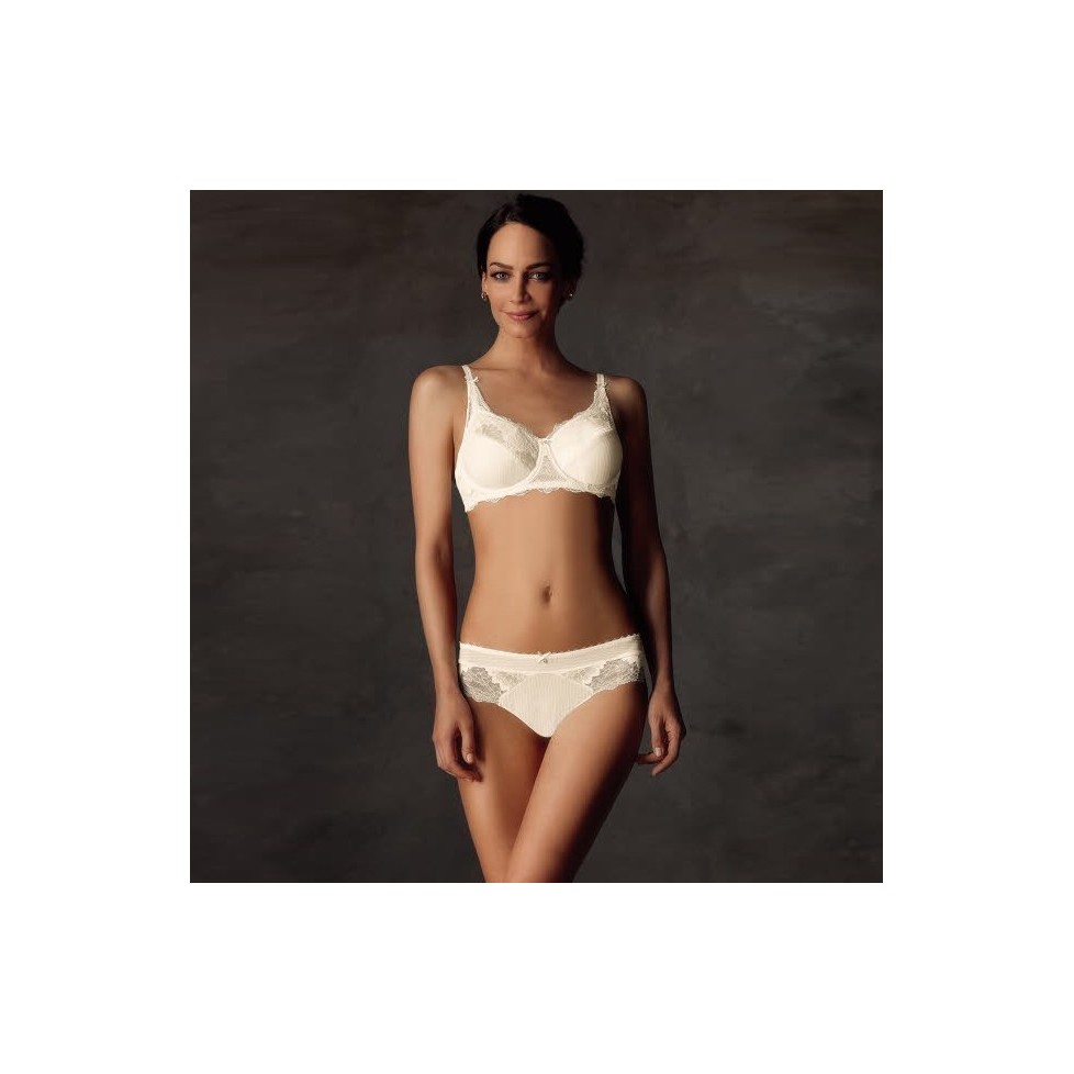 Ensemble lingerie 2 piéces, soutien-gorge armatures, slip pour prothèses Ensemble lingerie 2 piéces, soutien-gorge armatures, slip pour prothèses