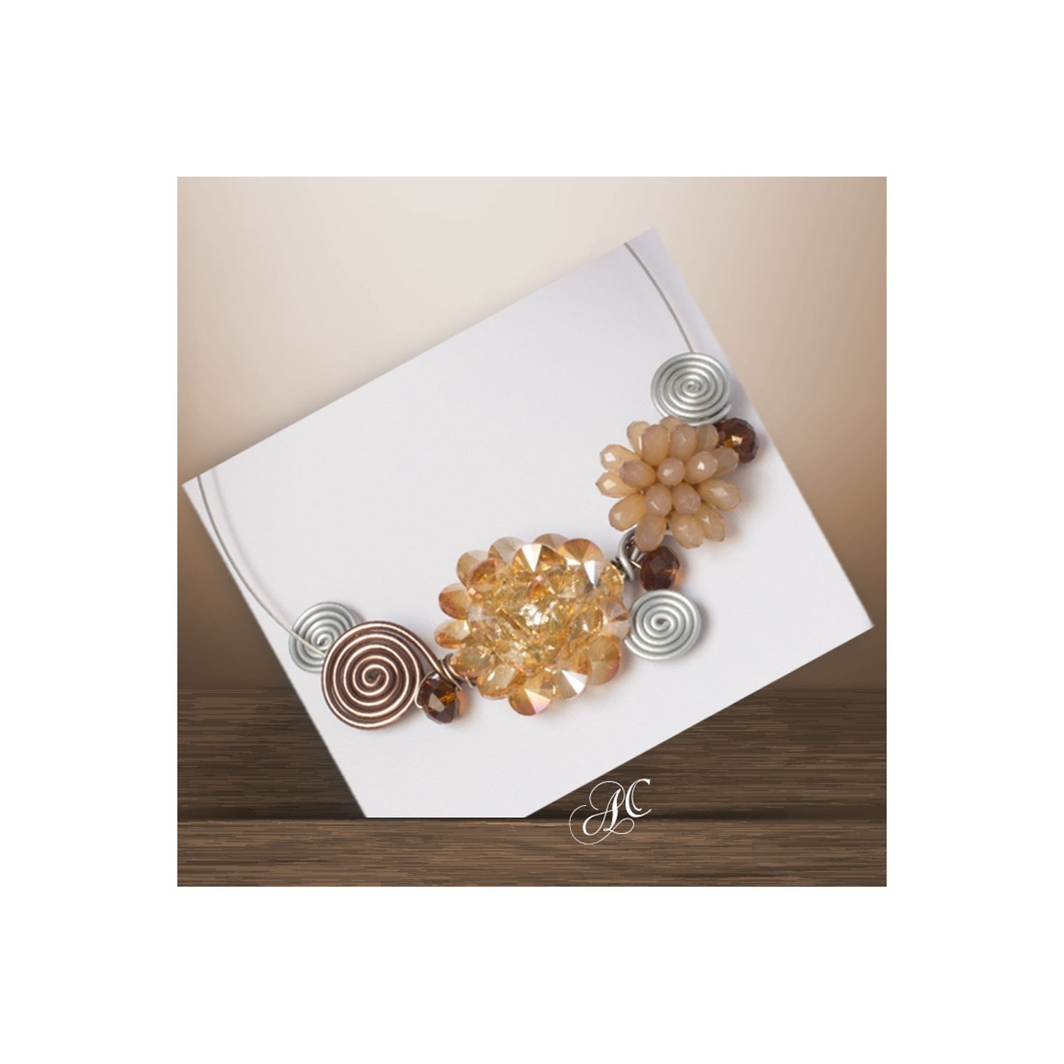 Collier fashion, motifs en cristal de résine